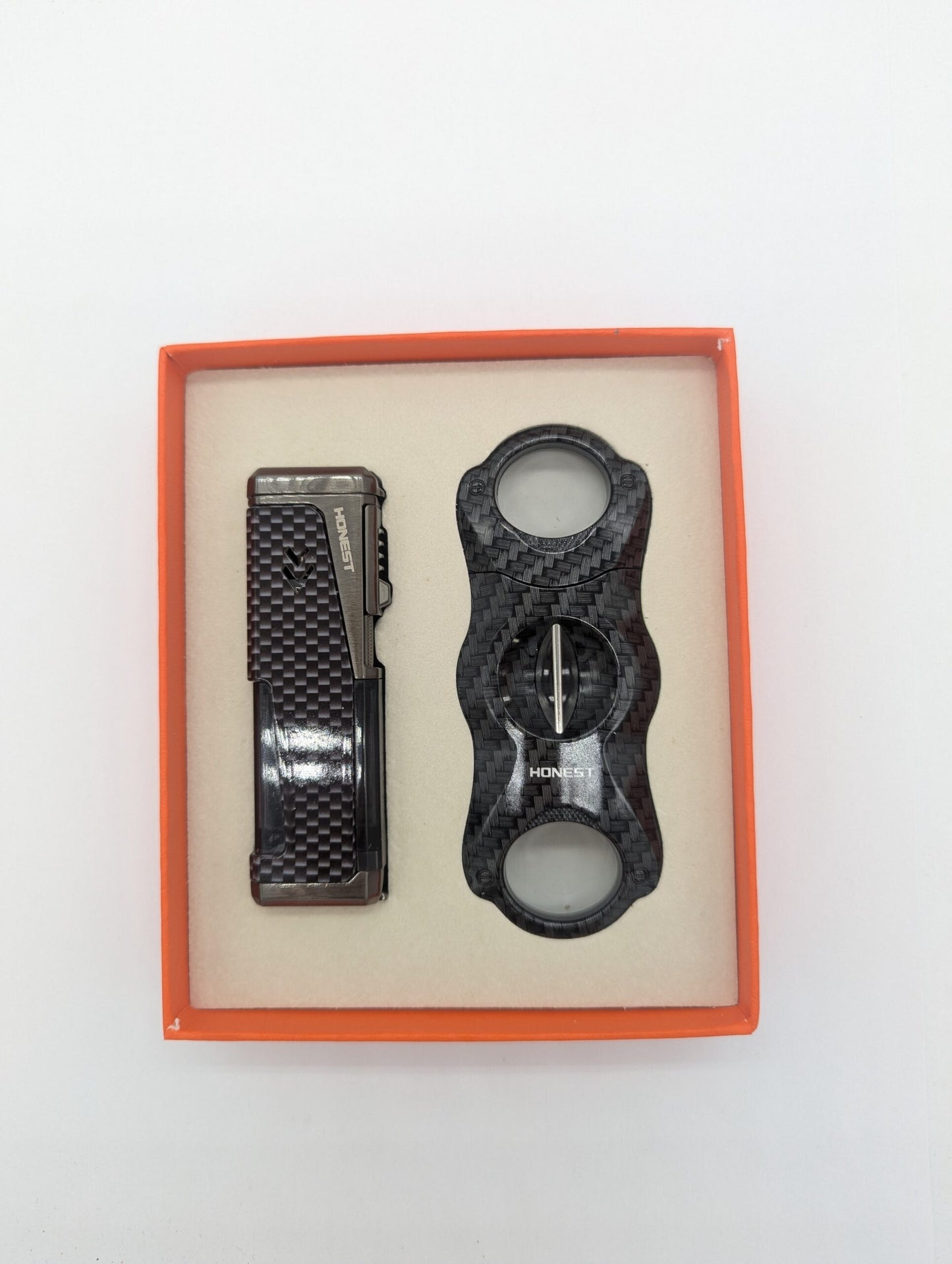 MT778 Honest Lighter And Cigar Cutter Set V Cut Carbon